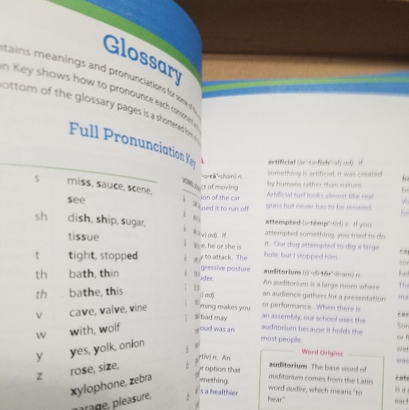 TEXAS Grade 5 softcover textbook into Reading, my book 1 - Picture 4 of 9